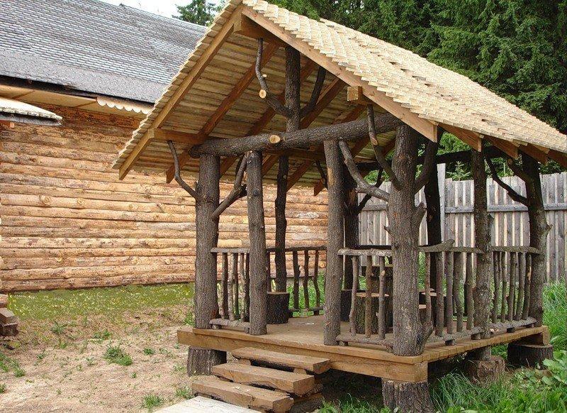 Беседка в природном стиле