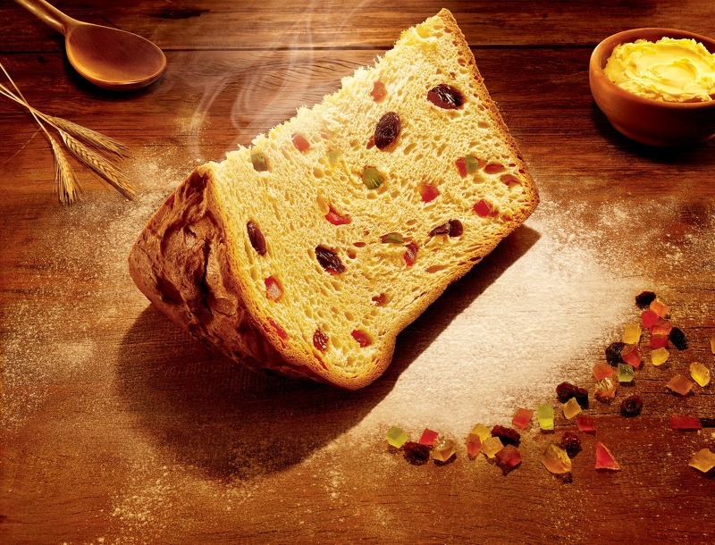 Кулич с изюмом и цукатами