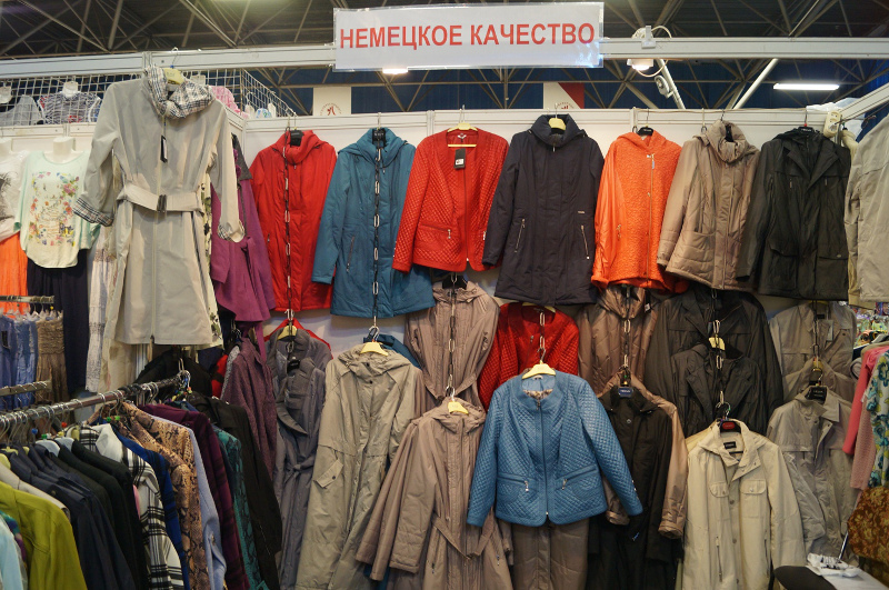 Одежда на выставке Все краски лета